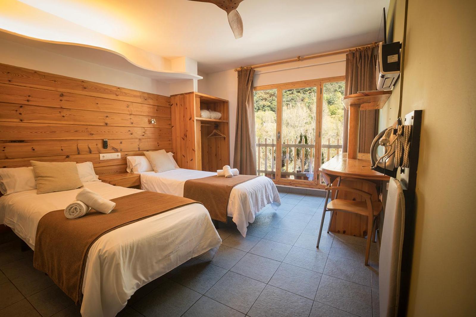 Hotel Restaurant Les Brases Сорт Экстерьер фото
