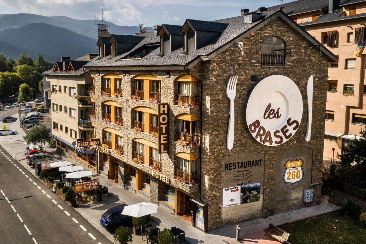 Hotel Restaurant Les Brases Сорт Экстерьер фото